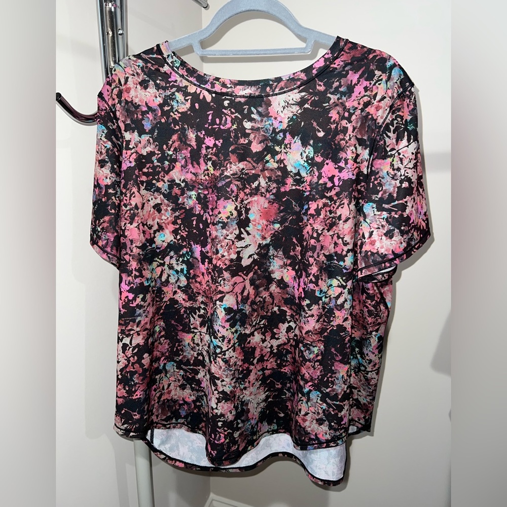 Lululemon High-Neck Running and Training T-Shirt size 16